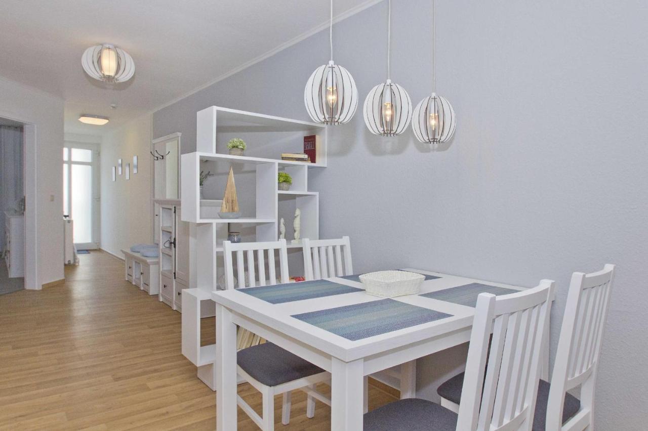 Haus Strandeck: Sellin Beachside Apartment with Ahoi Spa Access Goehren  Exterior photo