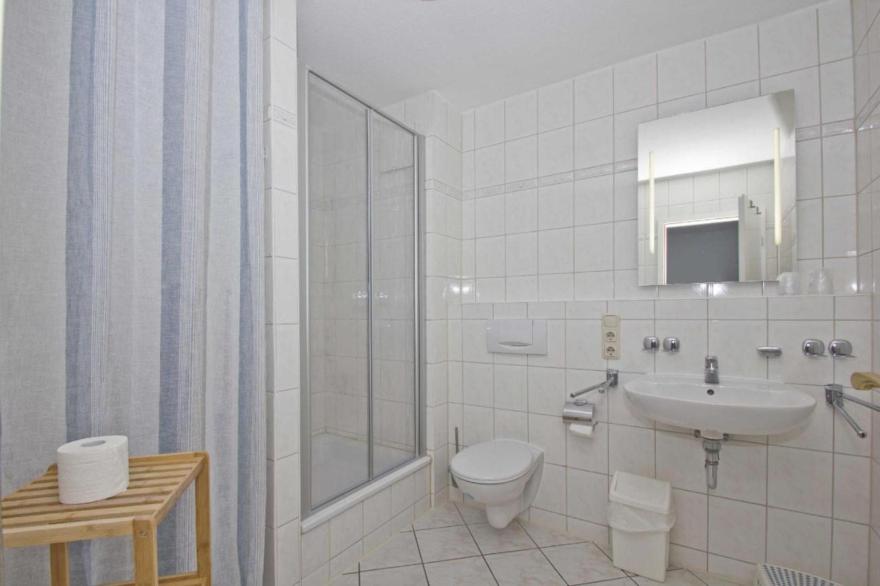 Haus Strandeck: Sellin Beachside Apartment with Ahoi Spa Access Goehren  Exterior photo